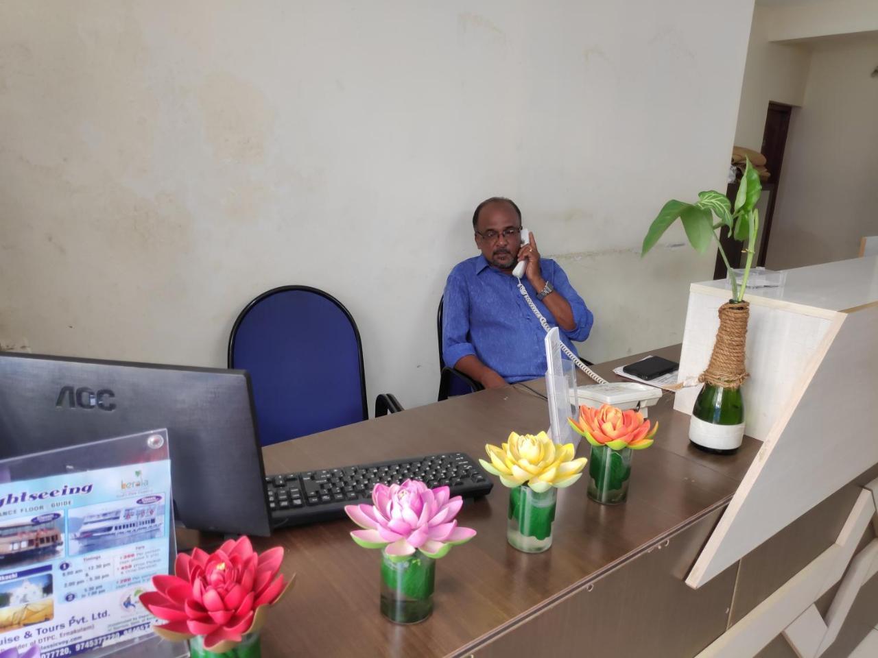 Hotel Silver Space Ernakulam Dış mekan fotoğraf